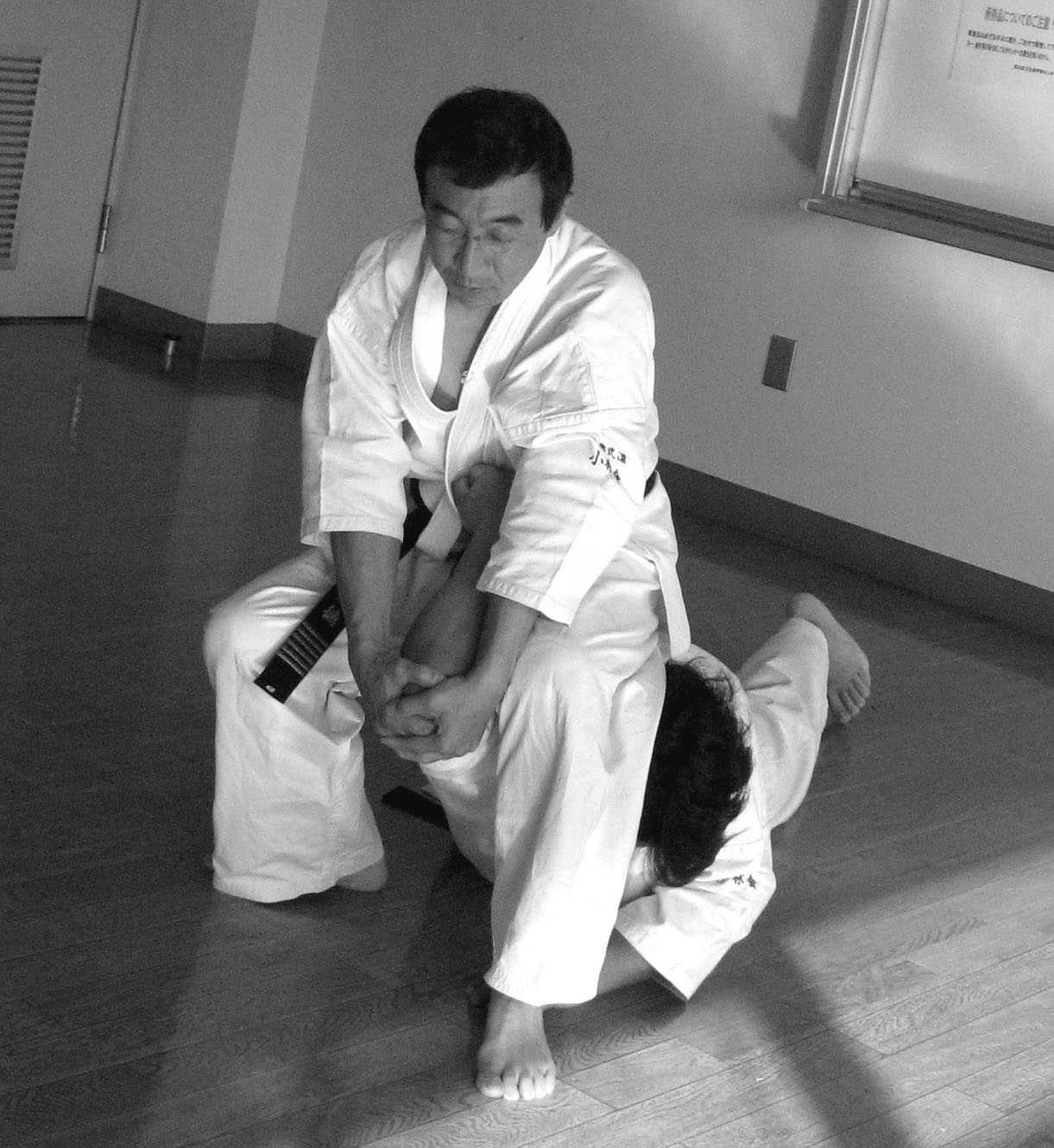 �����v��